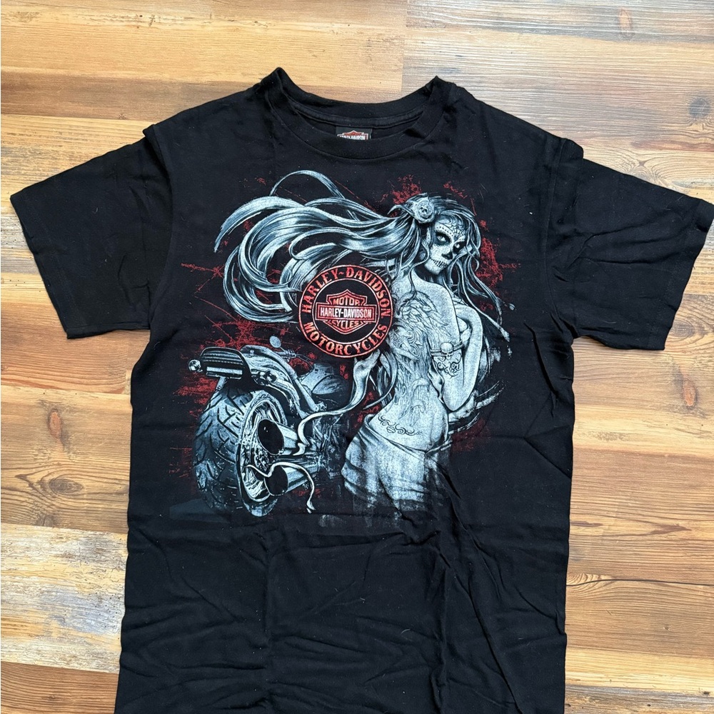 Harley-Davidson Black and Red Graphic Tee